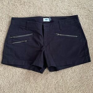 Old Navy black shorts